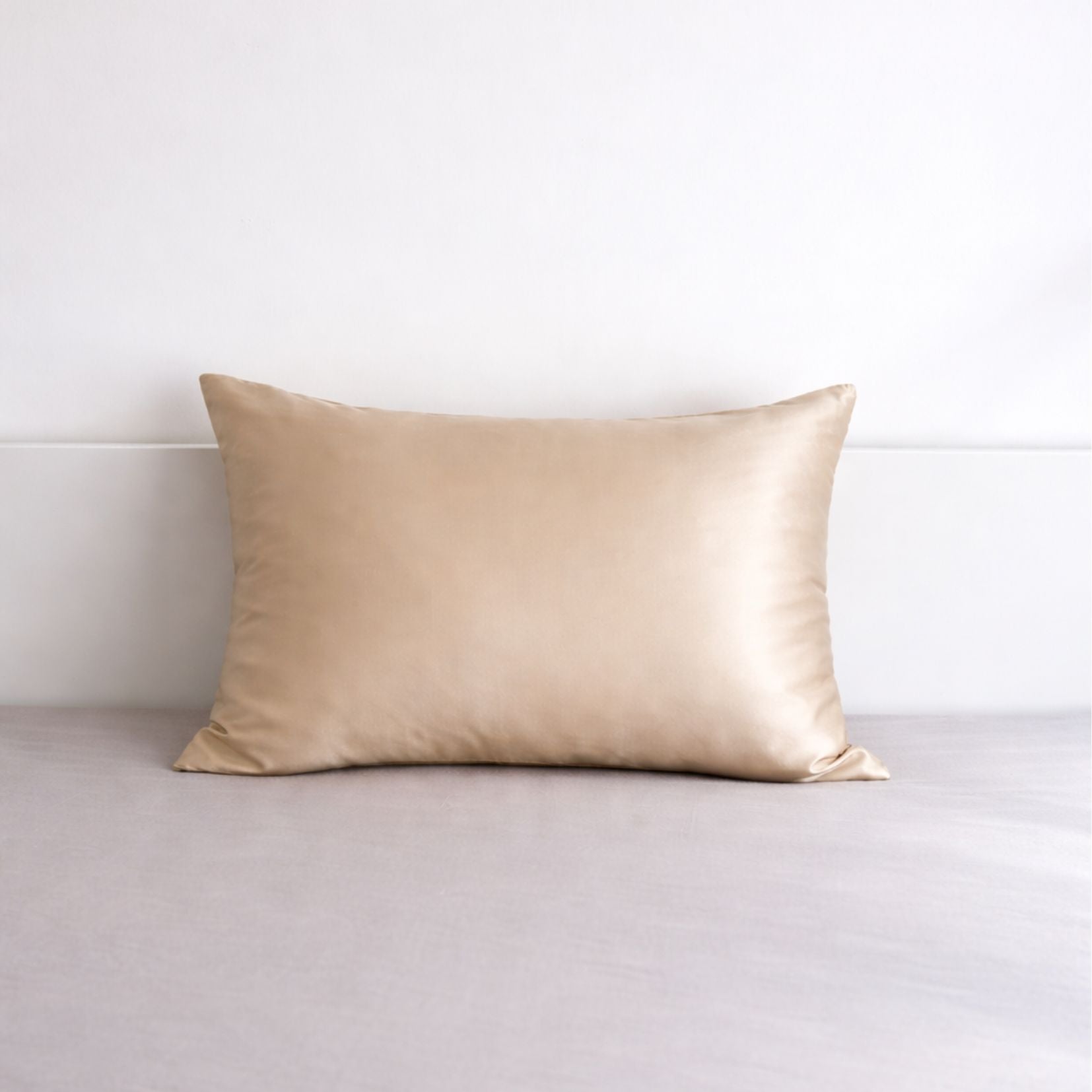 Jedwabna poszewka na poduszkę champagne