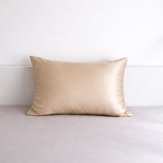 Jedwabna poszewka na poduszkę champagne